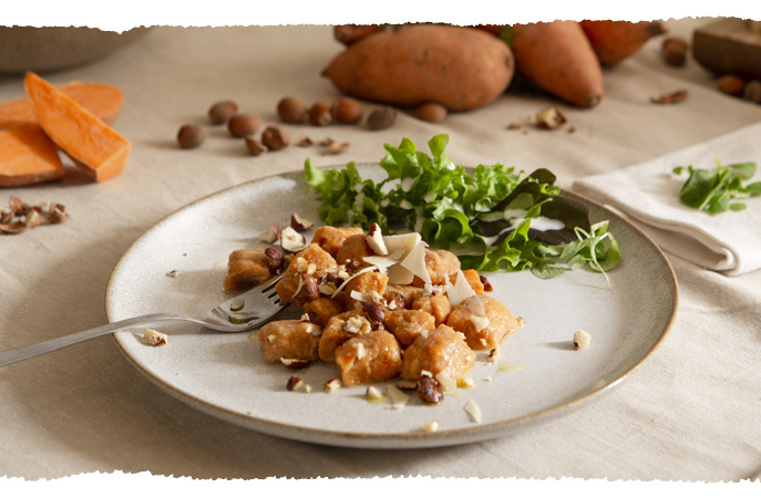 SÜSSKARTOFFEL-GNOCCHI MIT HASELNUSSBUTTER 