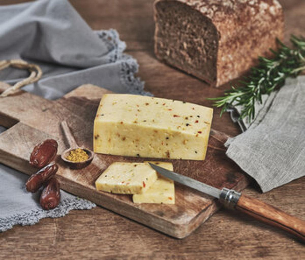 Produktfoto zu Hof Dannwisch -  Sahib Käse mit Datteln und Curry