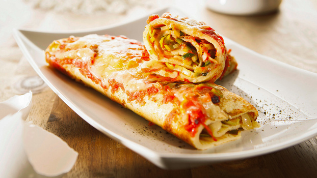 Rezeptbild für 253. Lauchpfannkuchen mit Bergkäse auf Tomatensugo