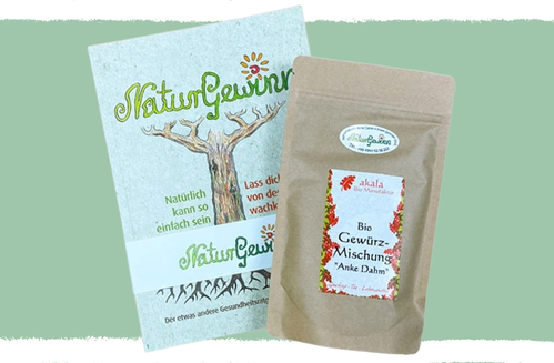 KI generiert: Ein Gutschein mit Obst und Gemüse im Hintergrund. Text: "GUTSCHEIN FÜR ECHTEN BIO-GENUSS".