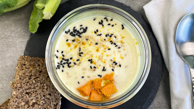 Rezeptbild für 123. Cremige Blumenkohlsuppe mit gerösteten Süßkartoffeln