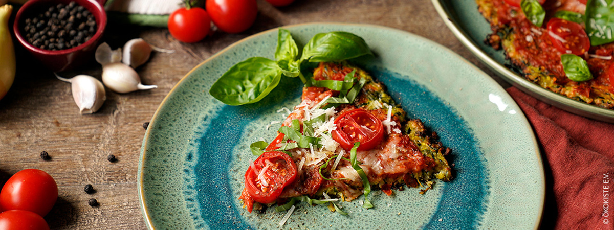 Rezept  des Monats August 23 Zucchini Pizza