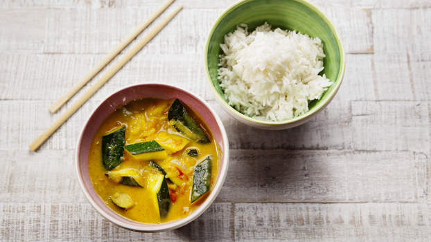 Rezeptbild für 239. Fruchtiges Zucchini-Curry mit Jasminreis (vegan)