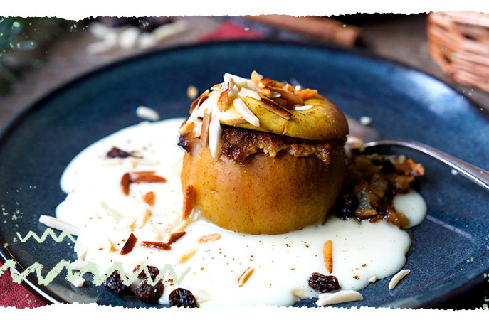 Bratapfel mit Vanillesoße und Mandelsplittern