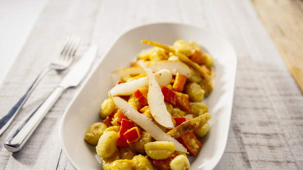 Rezeptbild für 249. Kürbis-Gnocchi mit Birnensalat und Crème fraîche
