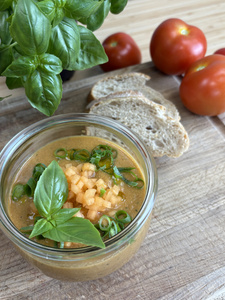 Spargel aus dem Ofen mit ÄpfelnTartar vom Spargel mit Gurke