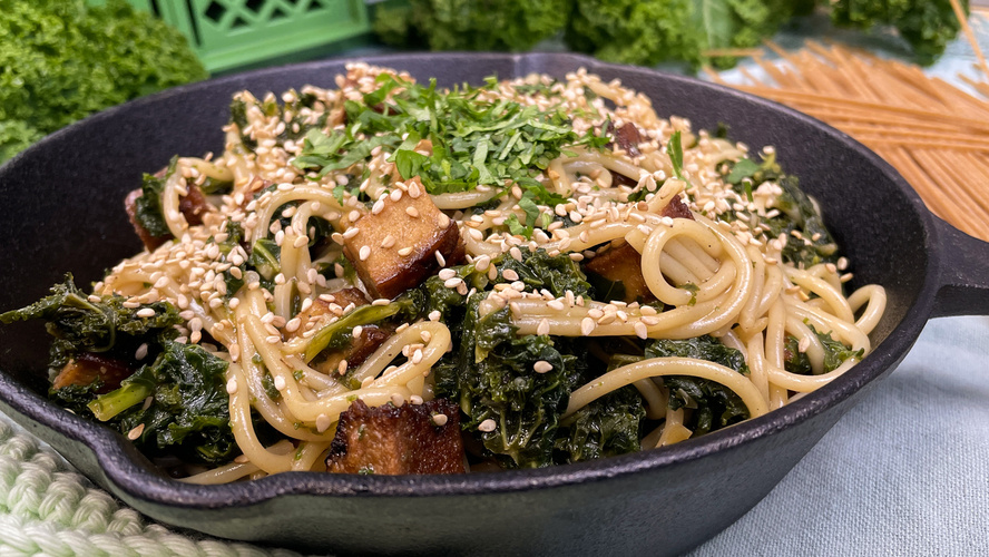 Rezeptbild für 133. Schnelle vegane Grünkohlpasta mit Tofu