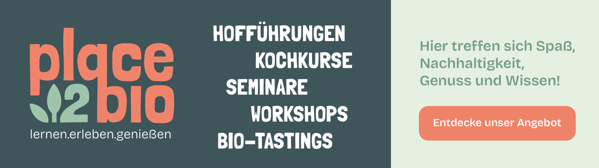 KI generiert: Werbung für place2bio mit Text zu Hof­führungen, Koch­kursen, Seminaren und Bio-Tastings.