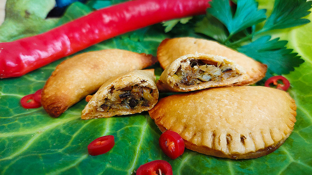 Rezeptbild für 29. Empanadillas - Gefüllte Teigtaschen