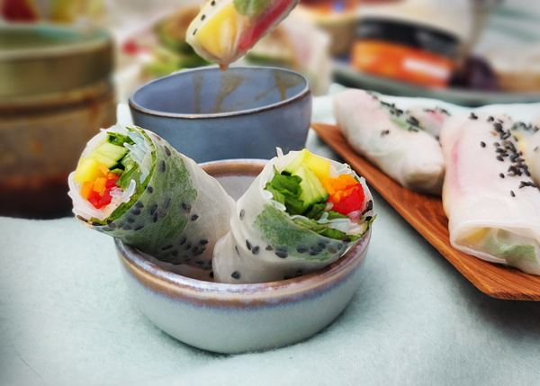 Sommerrrollen mit Sojasaucen-Dip