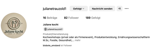 KI generiert: Instagram-Profil von julianetrazold1, das Kochworkshops und Produktentwicklung anbietet.