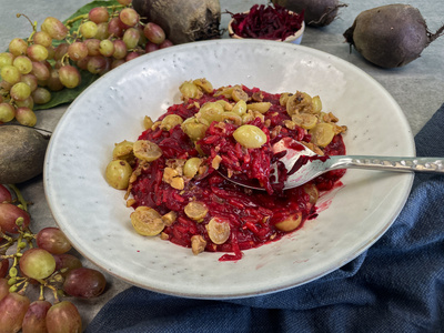 Gemüseauflauf mit Möhren und roter Bete