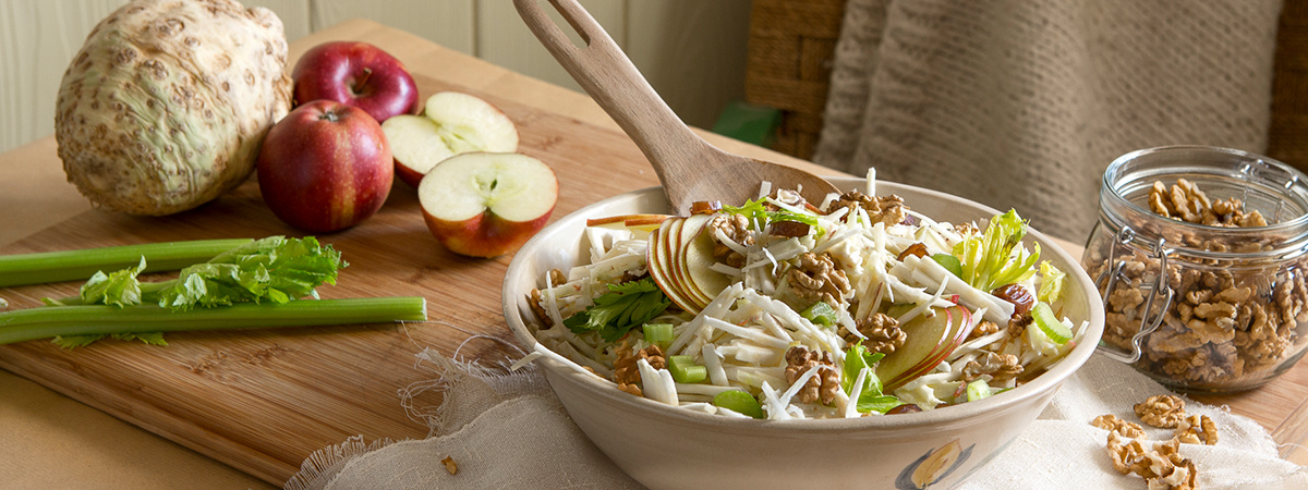 Ökokistenrezept des Monat 1225 -Rotkohlstrudel mit Cranberries, Maronen und Joghurt-Feta-Dip