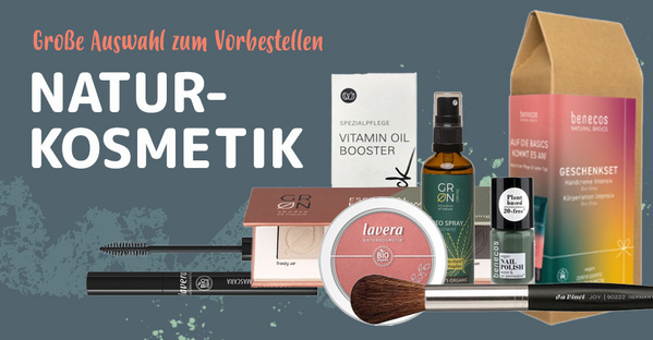 KI generiert: Kosmetikprodukte mit Text: "Große Auswahl zum Vorbestellen - NATURKOSMETIK".