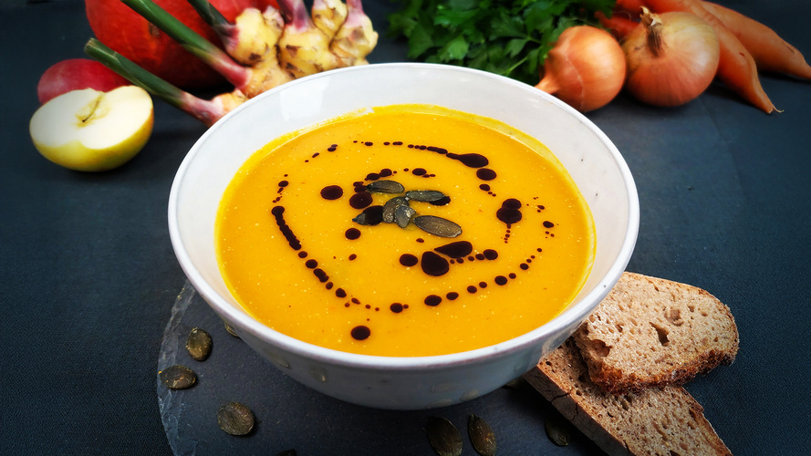 Rezeptbild für 30. Fruchtige Kürbiscremesuppe
