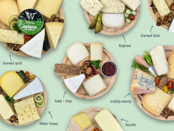 KI generiert: Verschiedene Käsesorten auf Holztellern, beschriftet mit: Gourmet groß, Gourmet klein, Regional, Milder Genuss, usw.