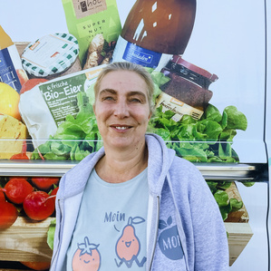 Simojne - Fahrerin beim Bioboten