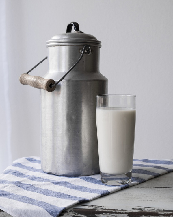 Milch Milchkanne