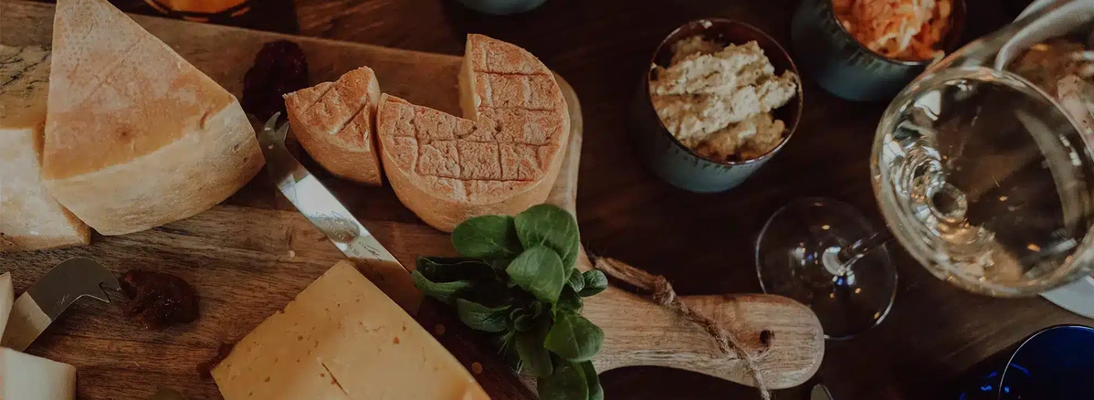 Käsearrangement Backensholz