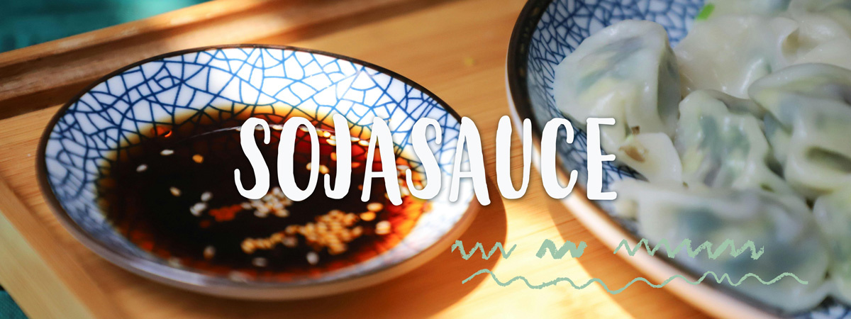 KI generiert: Das Bild zeigt eine Nahaufnahme von frischem Postelein, einer grünen Blattpflanze. Die Blätter sind saftig und grün, im Vordergrund beschriftet mit "Postelein".