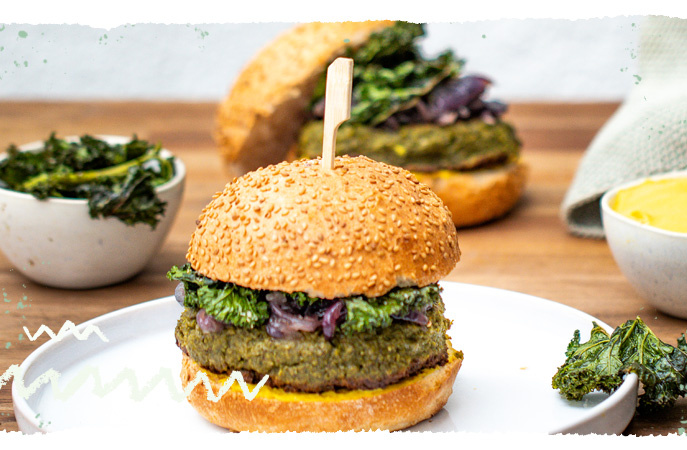 Grünkohl-Burger mit karamellisierten Zwiebeln
