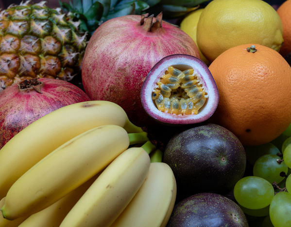 Südfrüchte, keine Flugware: Bananen, Ananas Granatapfel, Maracuja, Orangen
