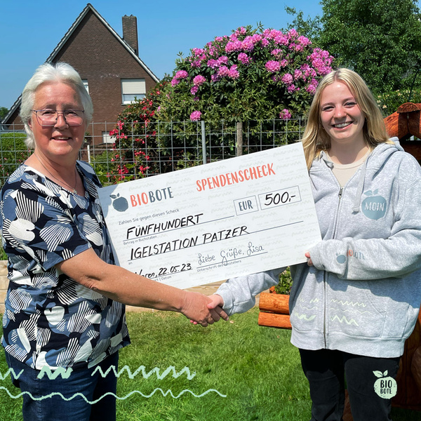 Spendenübergabe Nabu Igelstation Frau Patzer