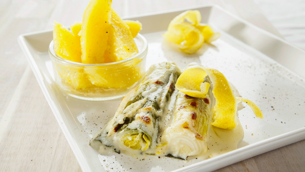 Rezeptbild für 258. Parmesan-Porree aus dem Ofen mit Zitronen-Olivenöl-Kartoffeln