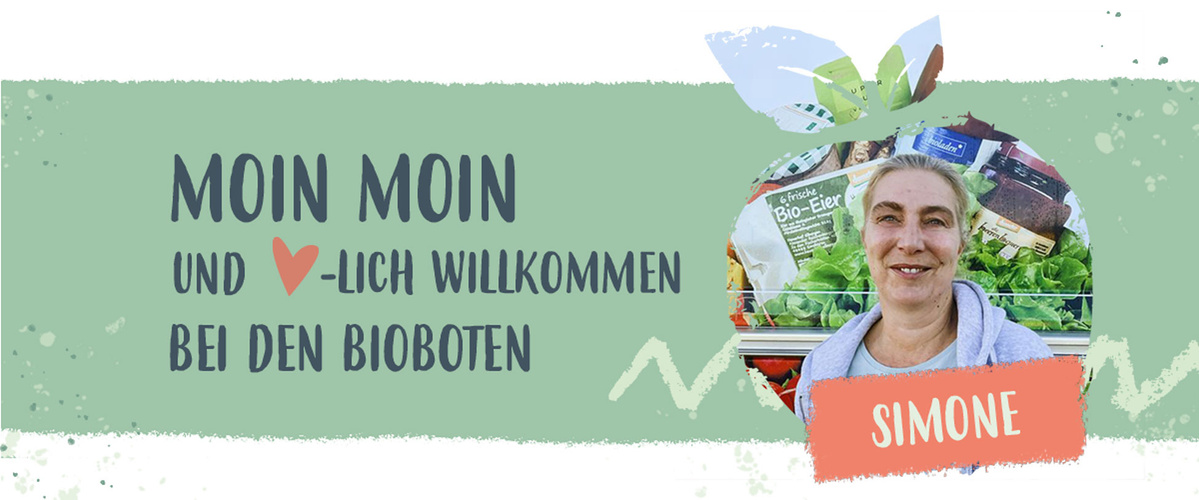 KI generiert: Das Bild zeigt eine freundliche Begrüßung mit dem Text "MOIN MOIN UND ♥-LICH WILLKOMMEN BEI DEN BIOBOTEN" und einem Bild einer Frau namens Simone. Im Hintergrund sind Produkte aus einem Supermarkt zu sehen.